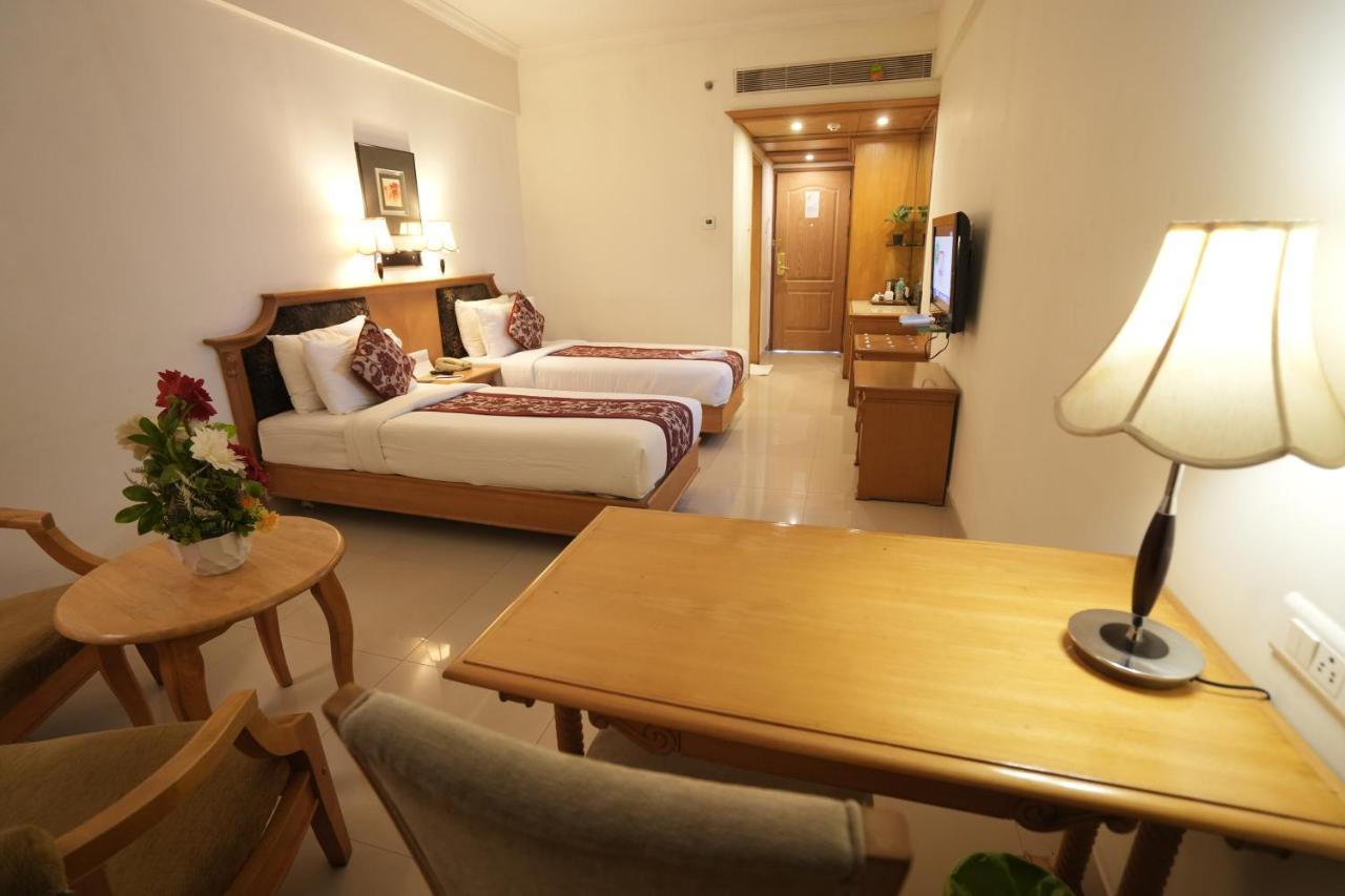 Sp Grand Days Hotel Thiruvananthapuram Екстериор снимка