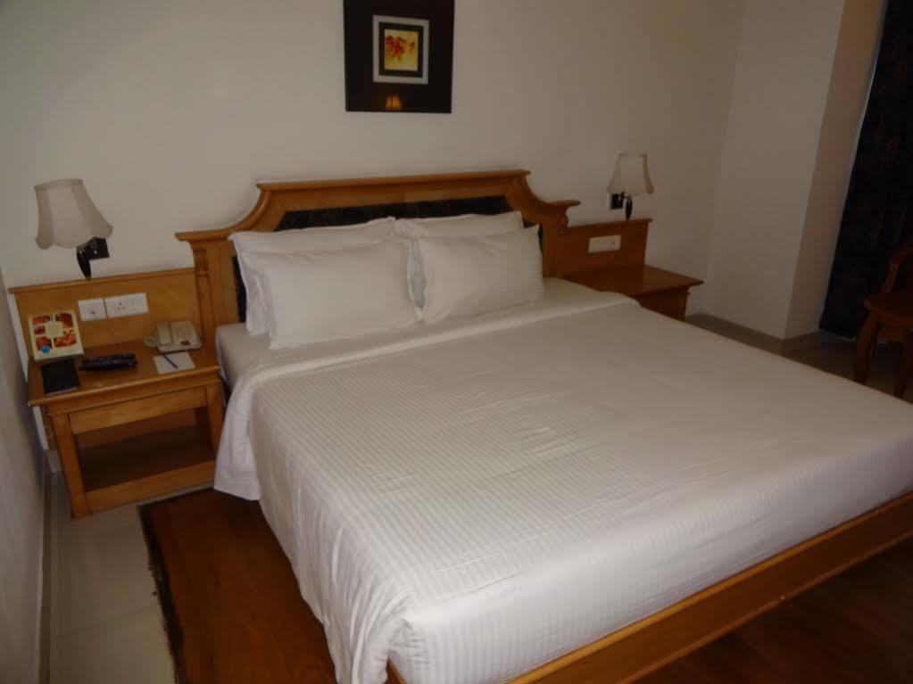 Sp Grand Days Hotel Thiruvananthapuram Екстериор снимка