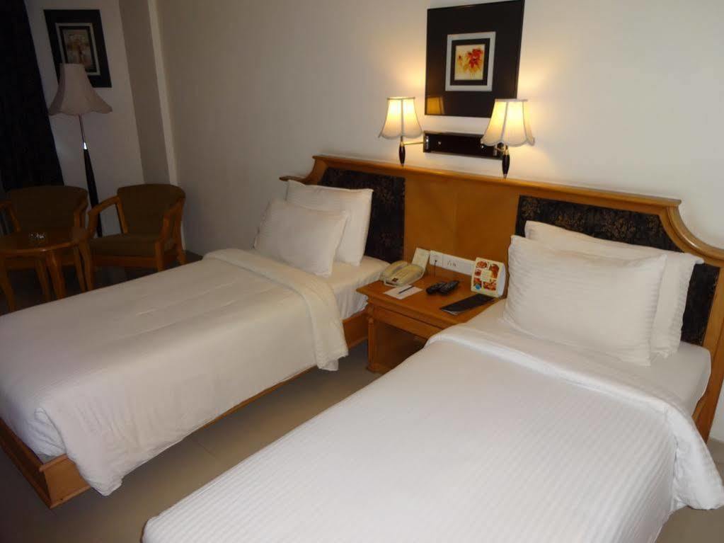 Sp Grand Days Hotel Thiruvananthapuram Екстериор снимка